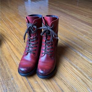 Taos Crave Women’s Boots size 8-8.5